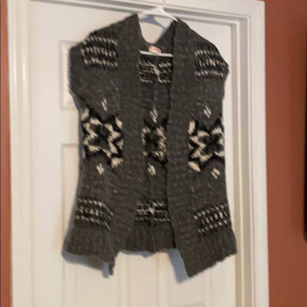 Short sleeve cardigan